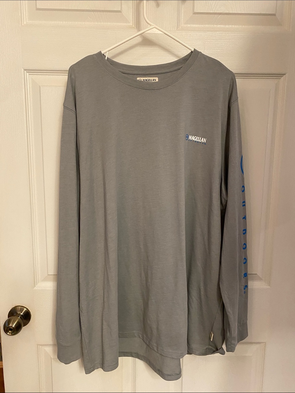 Magellan Outdoors Long-Sleeve Crewneck Shirt - Light Gray with Blue Accent